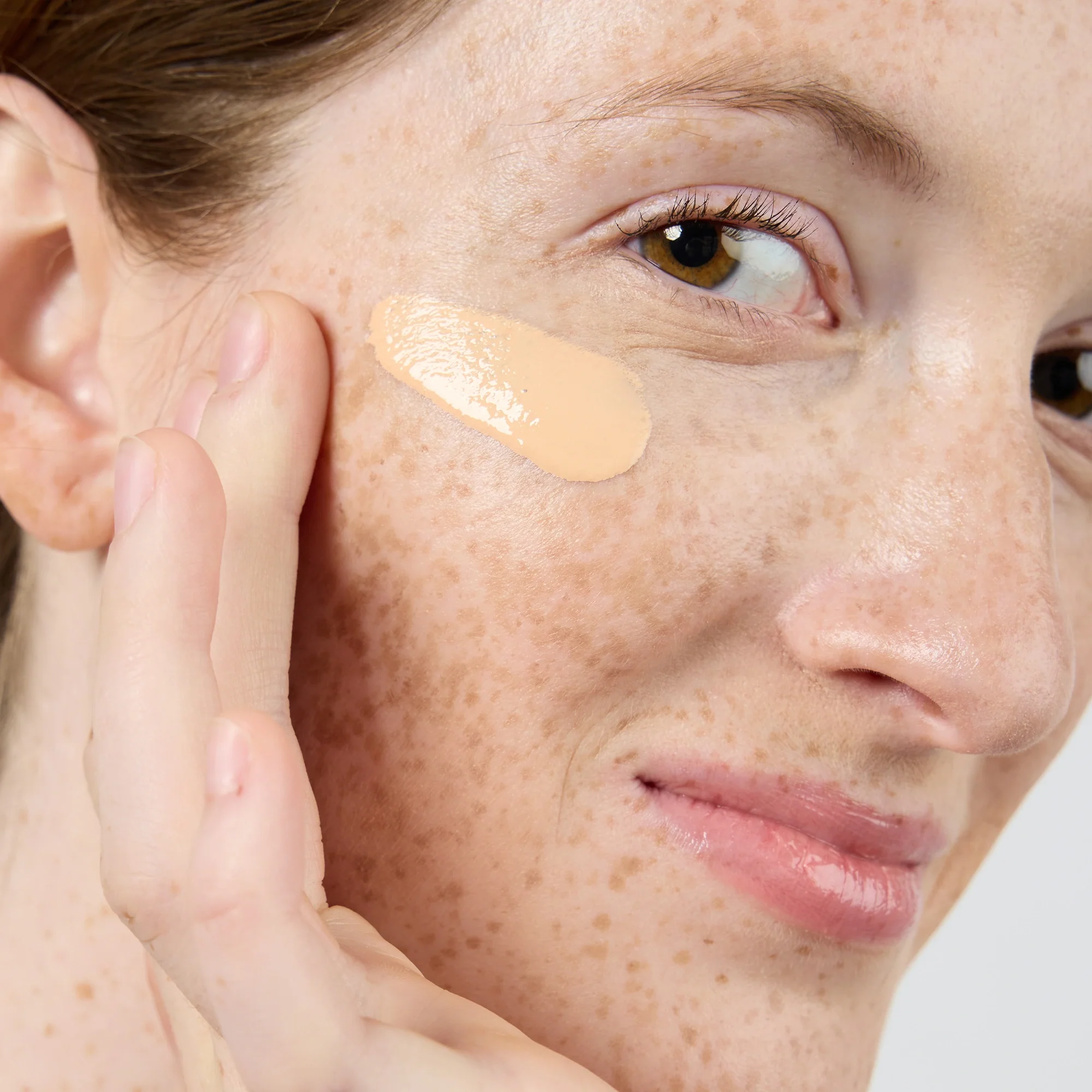 4-in-1 Skin Tint Mineral SPF 50 - Image 12